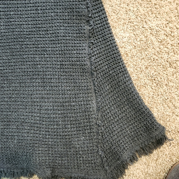 Umgee cold shoulder sweater Size L Color Gray - Picture 11 of 11